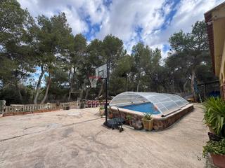 Masia a Castalla. Finca de 4 habitaciones con piscina privada