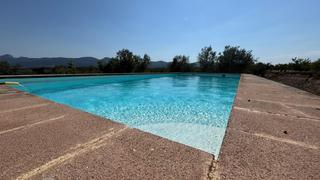 Xalet en Castalla. Casa de campo de 2 dormitorios con piscina privada