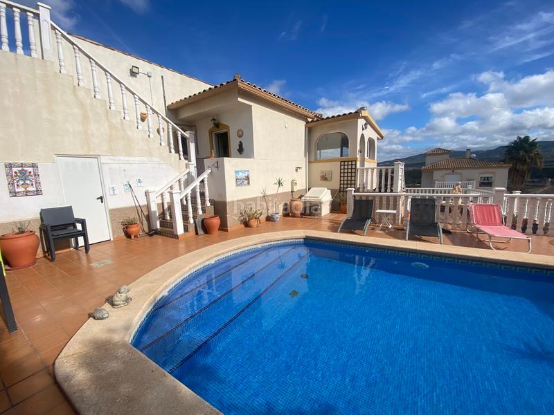 Foto ae5c7b6b-a2ba-4310-bd9d-aaa033294337. Casa amb xemeneia aparcament piscina a Castalla