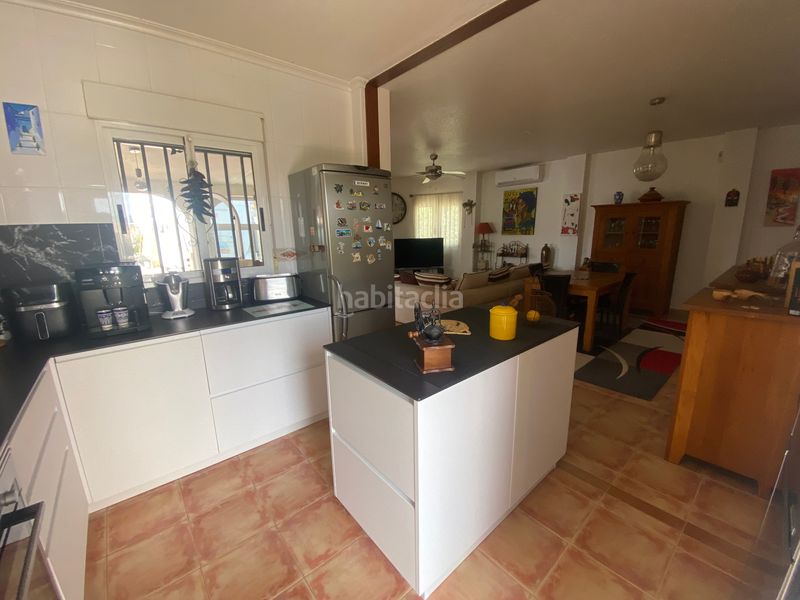 Foto cb869ed9-5693-4211-a599-380edc64c515. House with fireplace parking pool in Castalla