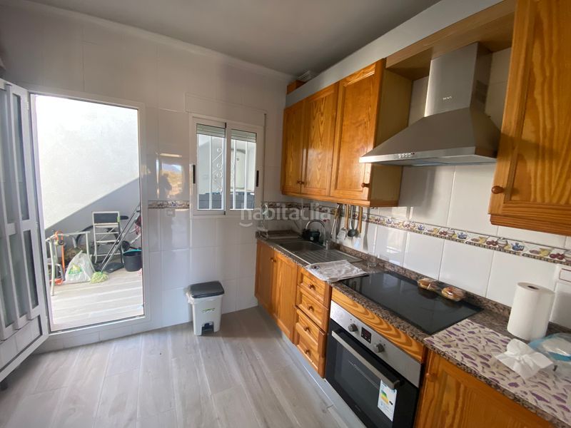 Foto 53d6c50b-0996-40a0-a8cc-c090e896c7e7. Casa adossada amb xemeneia aparcament piscina a Castalla