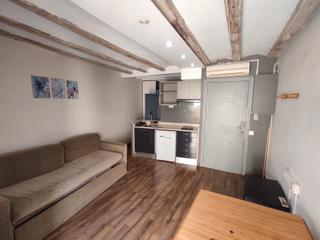 Affitto Piccolo appartamento  Carrer de jupí. Estudio ideal para vivir