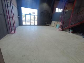 Nave industrial en El Juncal - Vallealto. Nave en zona polígono