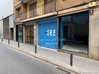 Affitto Locale commerciale  Carrio. Local com. en alquiler en el passeig i rodalies, 3 despachos.