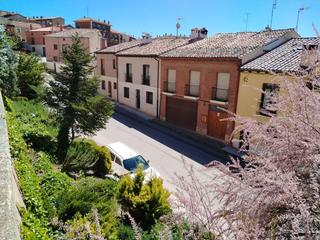 Maison jumelée à Solana baja 8. Esplendida casa de 3 plantas y sótano independiente