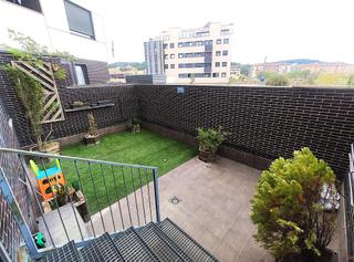 Appartement à Avenida alcalde valentin niño 29. Vpo, sólo para demandantes de vpo, coqueta y amplia vivienda
