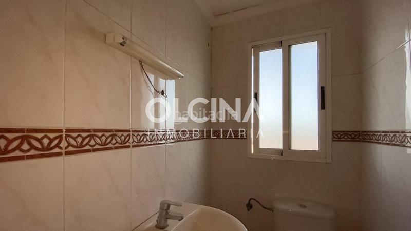 Foto aec4ea45-ba3b-4123-b98d-07475a8ffe61. Fabrikhalle in Ibi