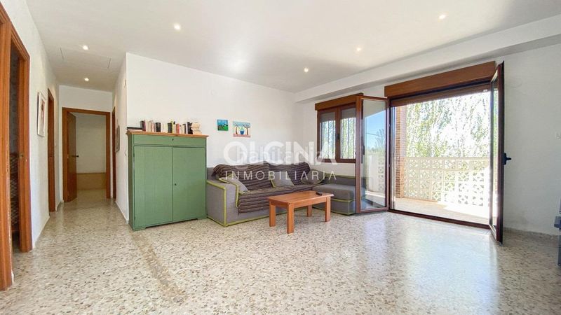 Foto a2c50cd1-c779-4954-95e1-2ca8e8f8197f. Xalet amb piscina a Ibi