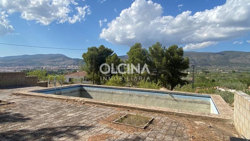 Foto d70cb9cf-8a57-4c79-ac43-a236274af73b. Xalet amb piscina a Ibi