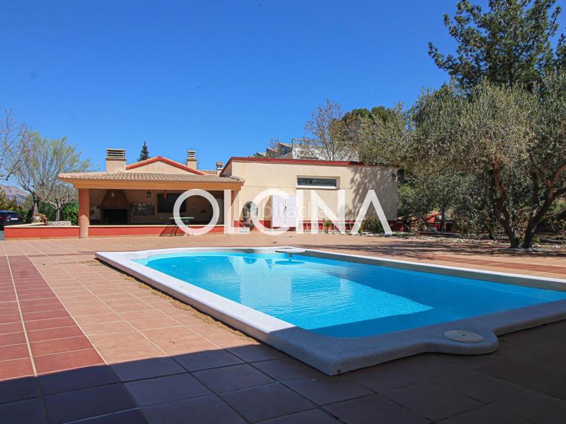 Foto 08d94755-3860-47fa-873c-d4eda1eba800. Lloguer xalet amb calefacció aparcament piscina a Alcoi