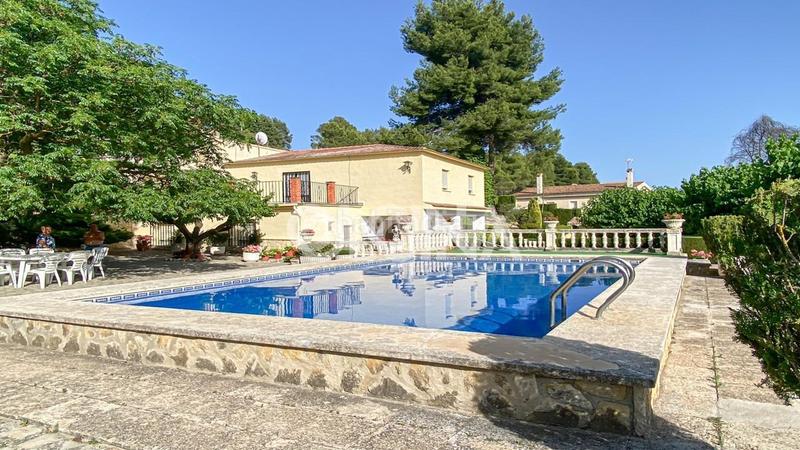 Foto 08d6ccda-bd89-4354-bcf9-b7f8d5893a28. Xalet amb aparcament piscina a Batoi Alcoi