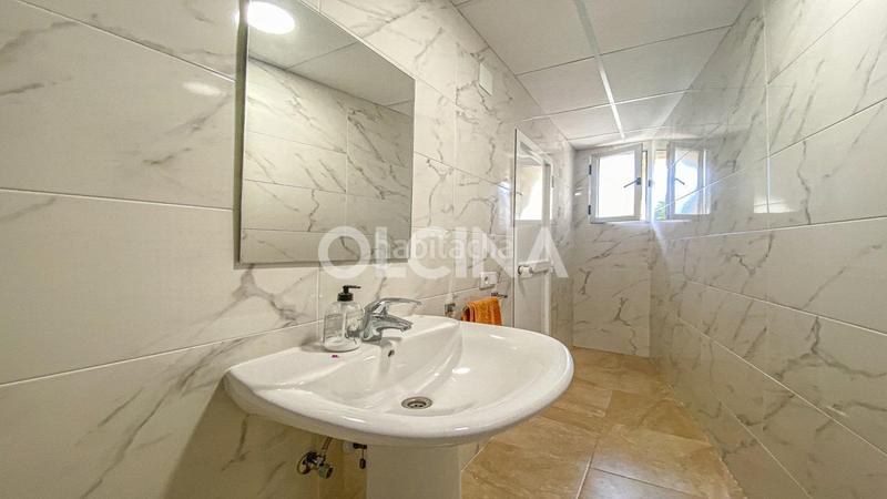 Foto 5ddd9360-0a5a-4c15-970d-65f409342625. Xalet amb aparcament piscina a Batoi Alcoi