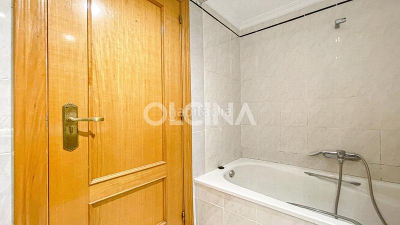 Foto abbf66ba-5d85-4684-b04c-4ad7052fcf91. Pis amb calefacció aparcament a Zona Nord Alcoi
