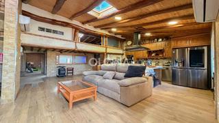 Duplex à Centre-Zona Alta. Fabuloso dúplex con terraza en pleno centro de alcoy. prácticame