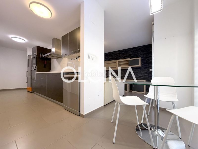 Foto db456d7d-3fde-4021-9640-89076d2e8e57. Flat with heating parking in Eixample Alcoi