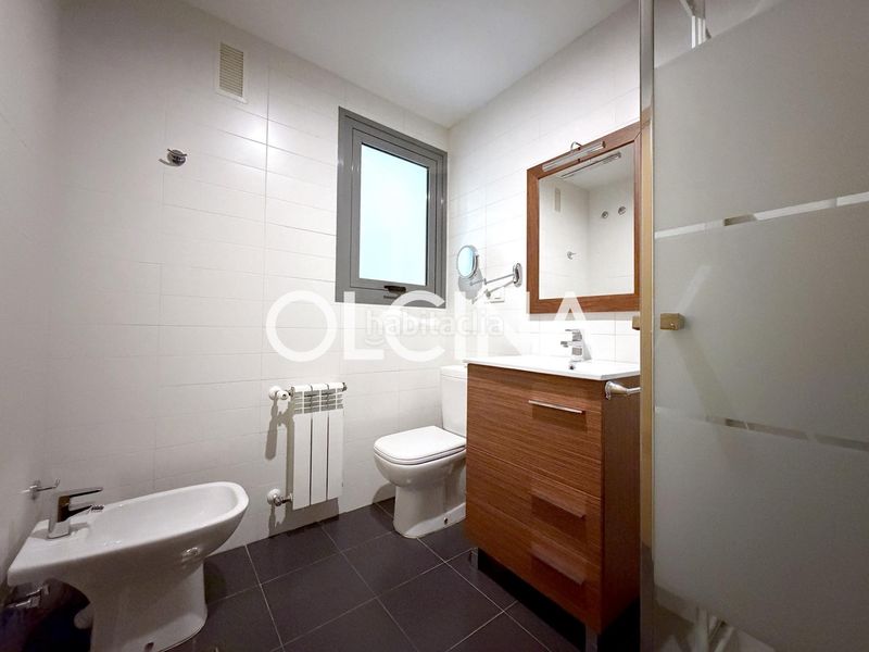 Foto de314984-34f2-4b23-8742-3bda071c2c61. Flat with heating parking in Eixample Alcoi