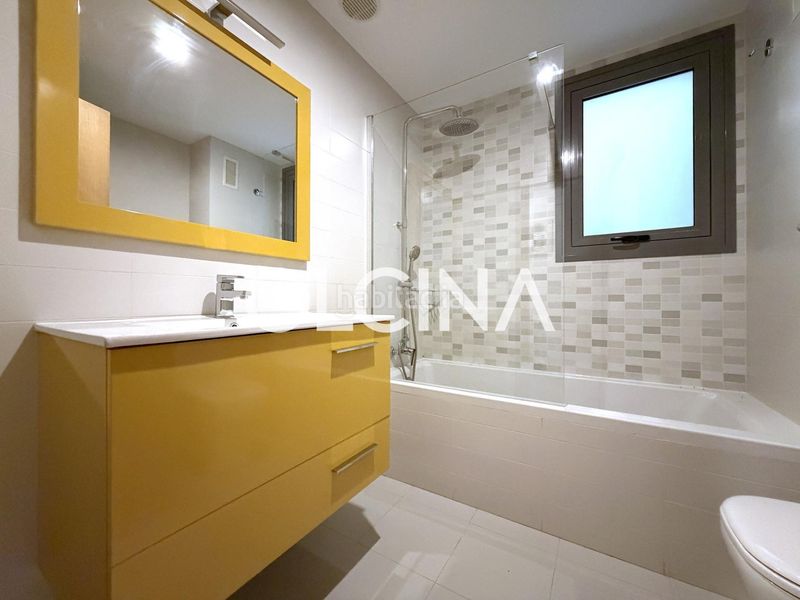 Foto e71ea49b-a9ab-42f5-be99-b6447fdfc227. Flat with heating parking in Eixample Alcoi