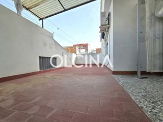 Haus in Benipeixcar - El Raval. Amplia casa en gandía con local comercial y potencial de ampliac