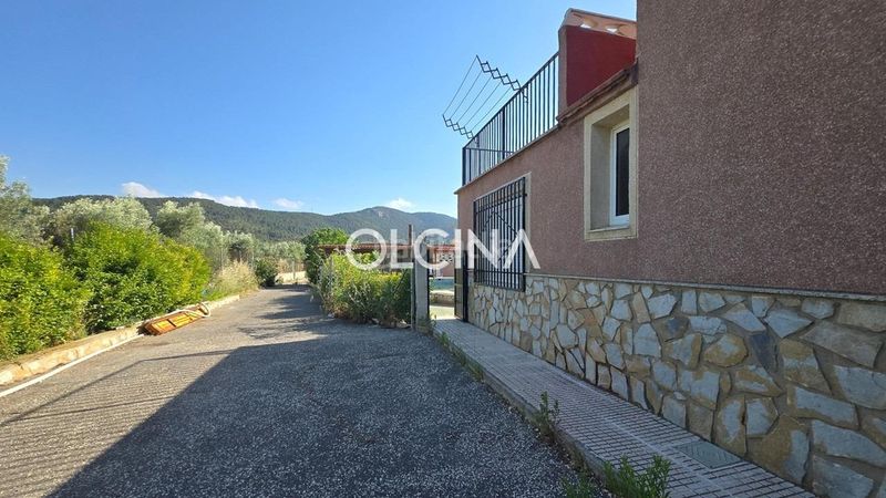 Foto 57aeb23e-8cb7-4b33-a298-46e5b599264d. Casa amb calefacció aparcament piscina a Banyeres de Mariola