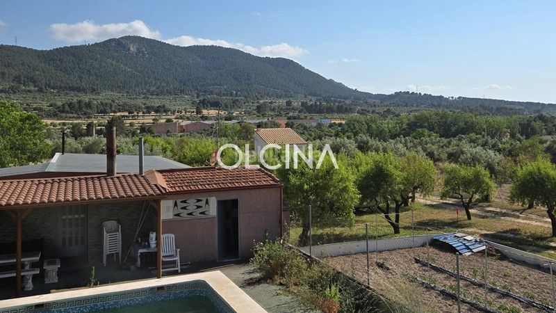 Foto 67952be6-ad1f-4740-ace3-fdf72e55e12b. Casa amb calefacció aparcament piscina a Banyeres de Mariola