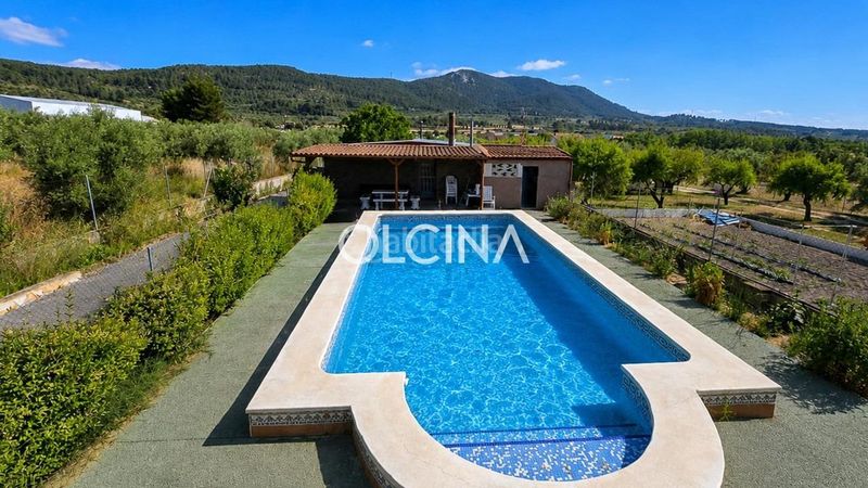 Foto cfb34c38-d85d-43e4-ae27-a71fafbd22ff. Casa amb calefacció aparcament piscina a Banyeres de Mariola