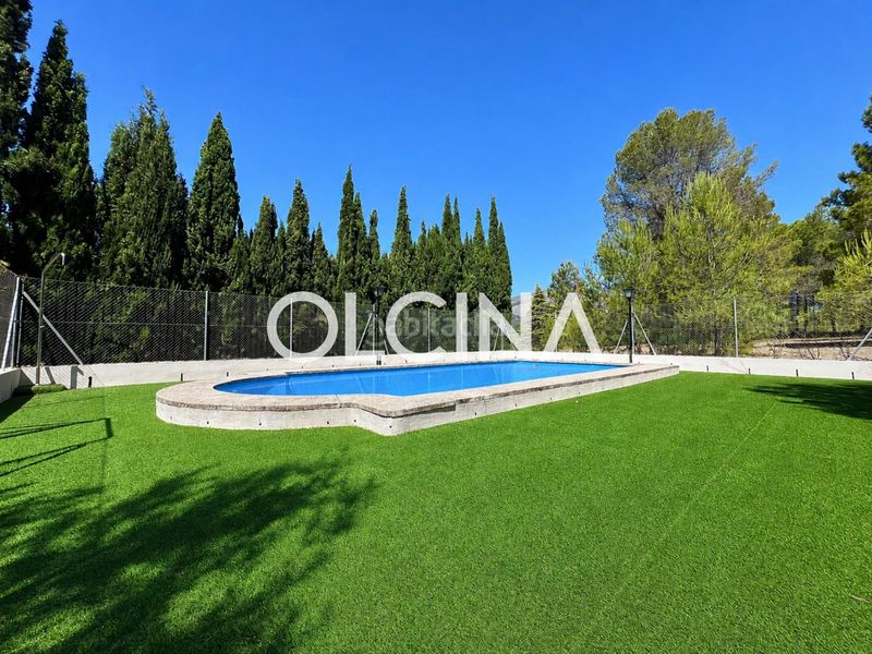 Foto c087db42-f51f-4b2b-8a7c-154d63344e74. Xalet amb piscina a Cocentaina