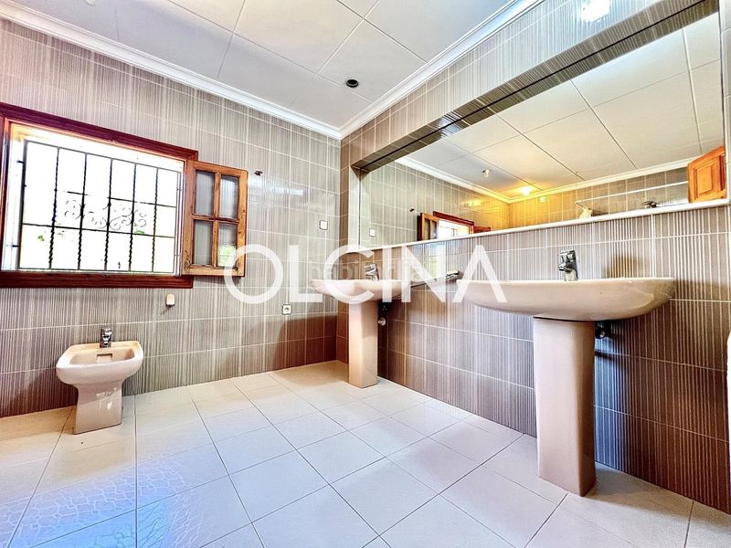 Foto f25a29a0-c0ed-4b4e-ac16-2ff40f22e1d8. Xalet amb piscina a Cocentaina