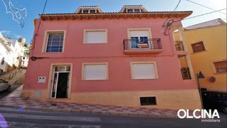 Casa adossada en Castalla. Casa de 265.000 con oferta 250.000