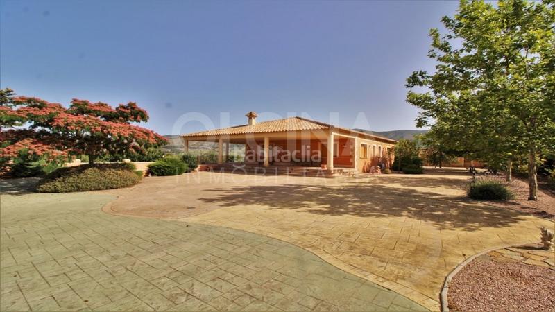 Foto 514ce15b-e7a9-4141-8b74-53152a5db675. Maison avec parking dans Ibi