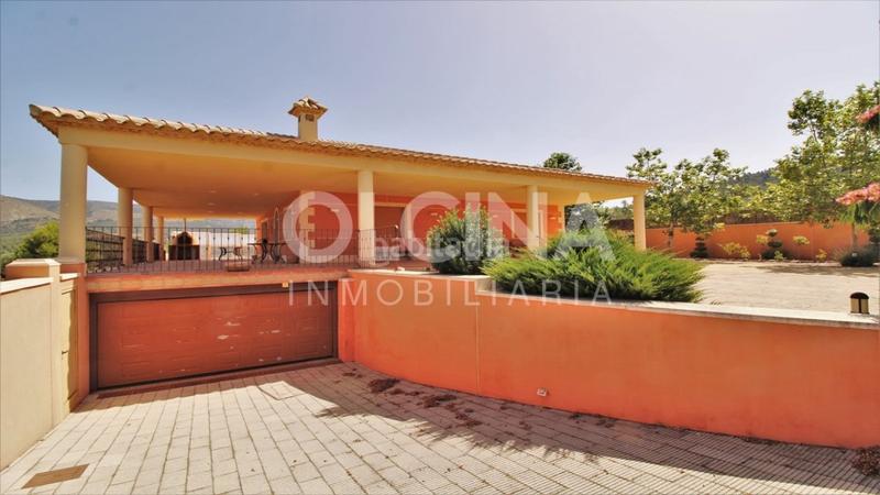 Foto 856bd18a-6bd5-4f9a-81bb-e0bfce1946b6. Maison avec parking dans Ibi