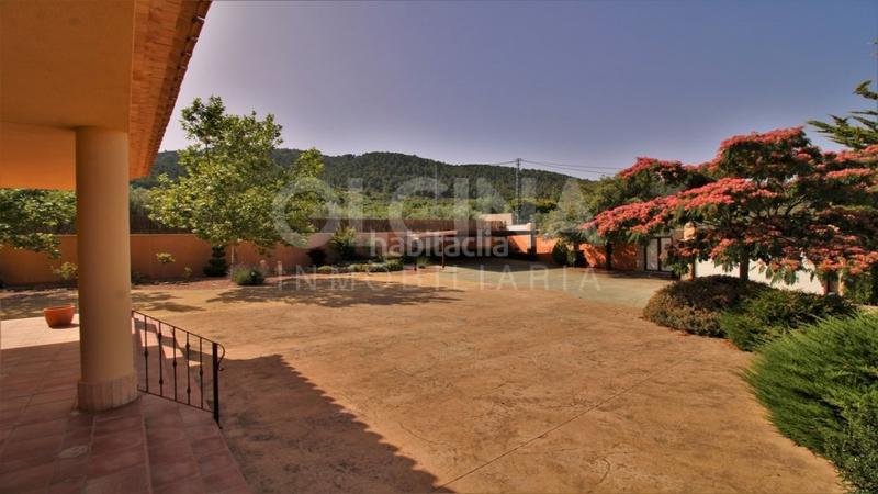 Foto 9ba97770-66ec-44b8-adb9-57b073a866ca. Maison avec parking dans Ibi