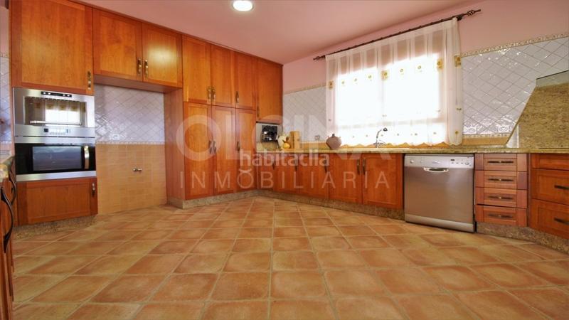 Foto afe7c4c1-235e-4cdc-913b-e5bc13c6452e. Maison avec parking dans Ibi