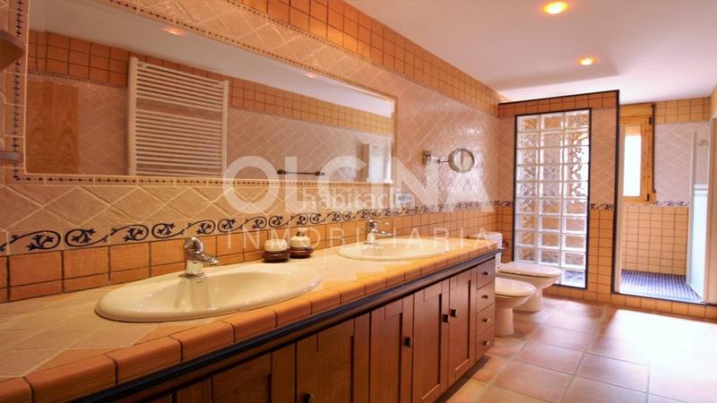 Foto b59091a1-92fb-4cea-a8e3-a5c98deeda01. Maison avec parking dans Ibi