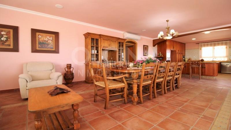 Foto f778ae92-7fae-4c52-90f2-97a27e8688cc. Maison avec parking dans Ibi