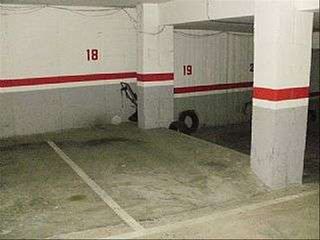 Miete Autoparkplatz in Centre. Plazas de garaje