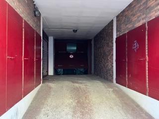 Autoparkplatz in Ocata. Plaza de parking en venta para coche mediano