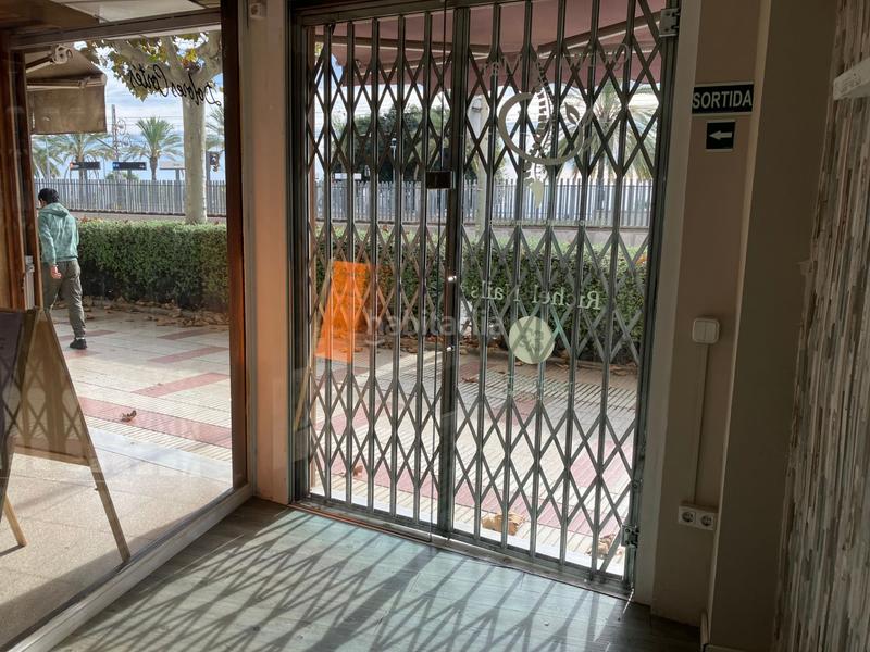 Foto eb352876-ba99-4a3f-b234-70818fcf8271. Alquiler local comercial local en 1 linea de mar en Masnou (El)
