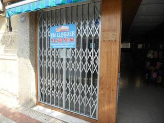 Lloguer Local Comercial a Centre. Local en 1 linea de mar