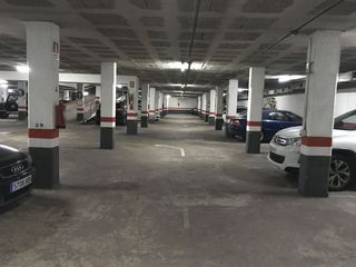 Parking coche  Carrer veneçuela. Plaza de parking en zona ocata