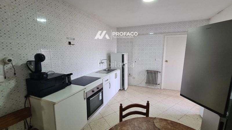 Foto 67e7ec14-c999-43ab-b2dc-e86c5105044d. Pis a Carballiño (O)