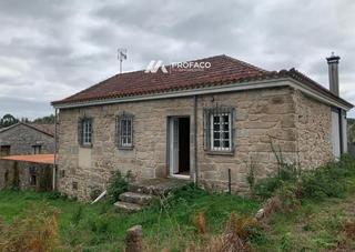 Casa  Figueiroa. Casa con finca de 2000m2 en cameixa de boboras
