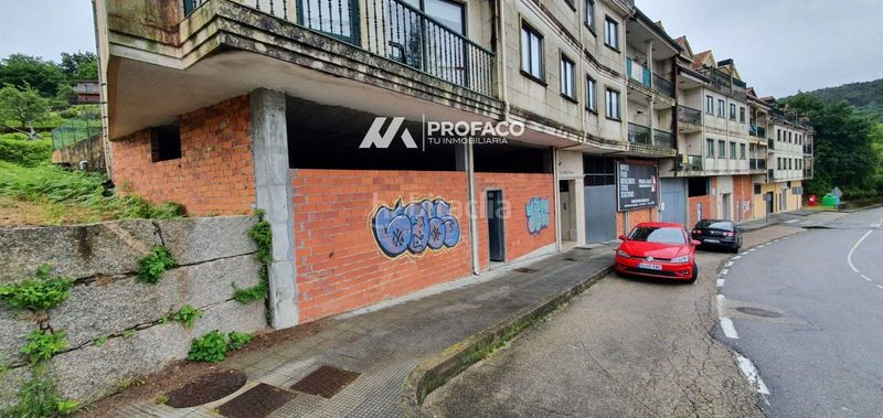 Foto 30d5e146-d956-4b3f-bfc0-8223f2e52dcb. Location local commercial dans Covelo (O)