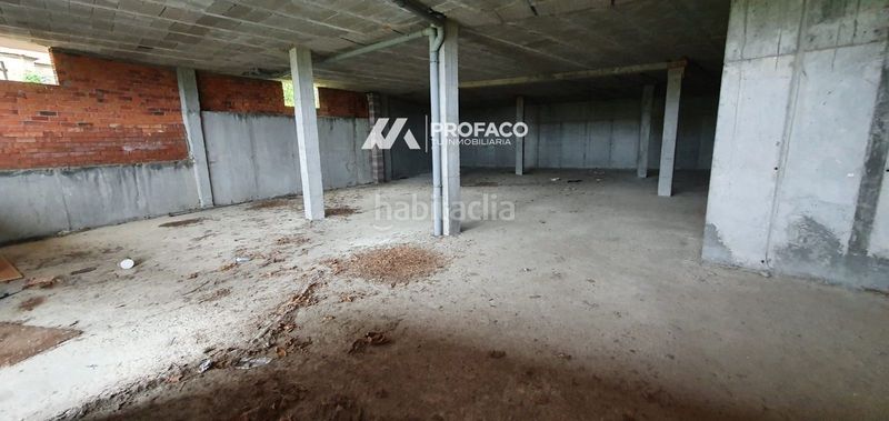Foto 46bdc905-e135-4b1c-8e96-1e869aa3f820. Location local commercial dans Covelo (O)