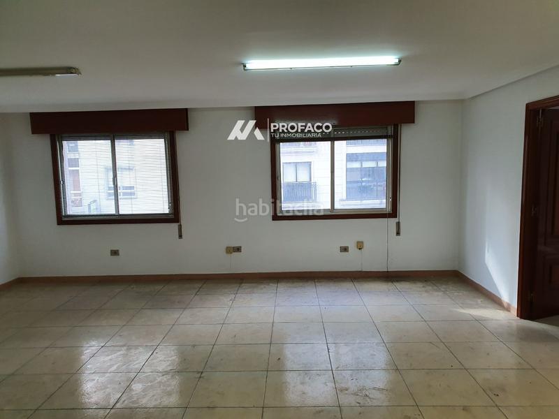 Foto 2999cf0b-2058-45ef-a94a-82bddf2df67b. Rent office space with heating in Carballiño (O)