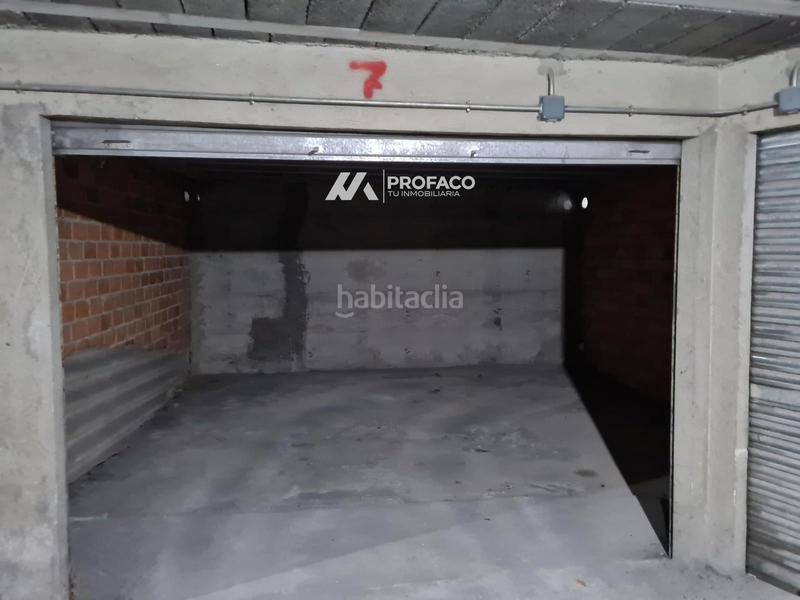 Foto 512e6fba-d3d7-4b86-82d4-a9c837f48d6e. Aparcament cotxe a Carballiño (O)