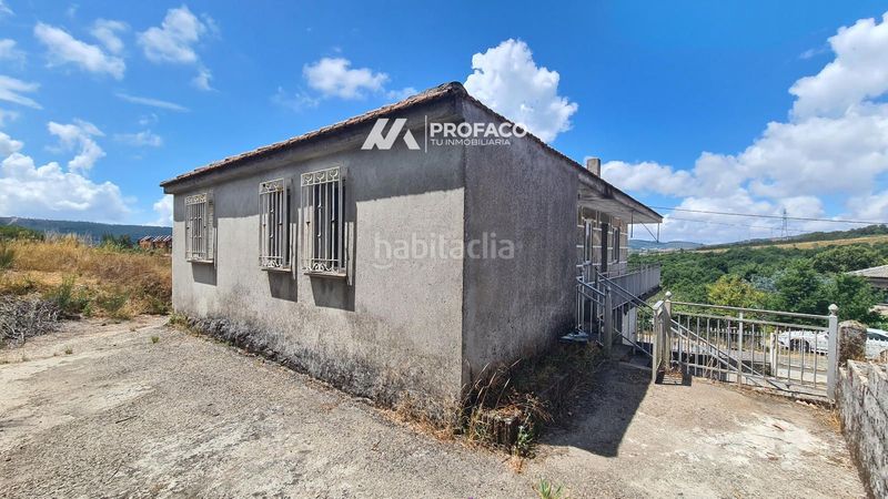 Foto bb838019-d8a4-4ab2-b864-aa54dde339d4. Casa con riscaldamento in Boborás