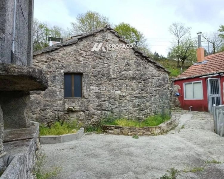 Foto 1fe309fb-a8fb-4695-af0f-9b19e643874f. Casa amb calefacció aparcament a Dozón
