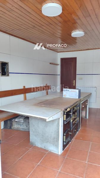 Foto a9c759d4-d58f-408d-998b-75a61ddb31e7. Casa amb calefacció aparcament a Dozón