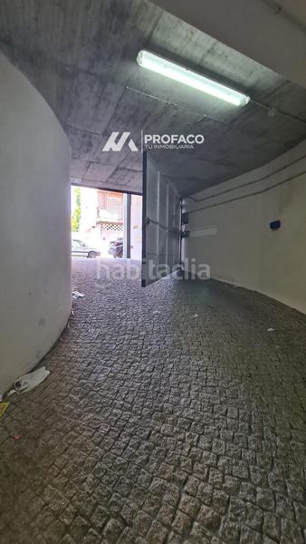 Foto 31b296c3-8f62-4e51-bc03-c622447bf5ab. Aparcament cotxe a Carballiño (O)