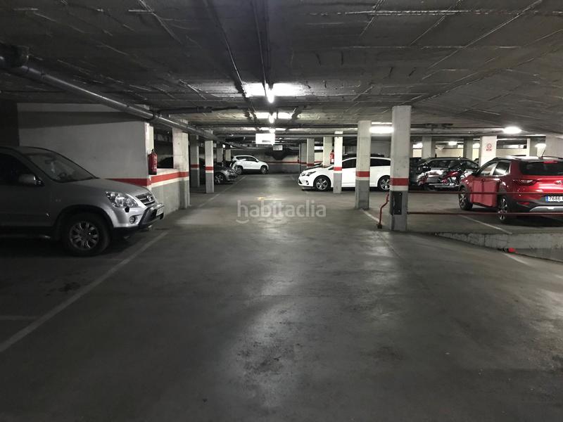 Foto cb89a830-96cb-4809-bfd5-a3fe88e2da3e. Aparcament de moto a carrer de barcelona 21 a Centre Hospitalet de Llobregat (L´)